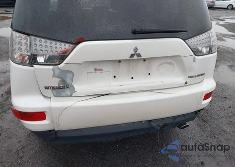 2010 Mitsubishi Outlander Es z USA, uszkodzony, nr VIN JA4AT2AW1AZ012742